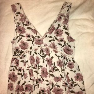 American Eagle V-neck floral tank top